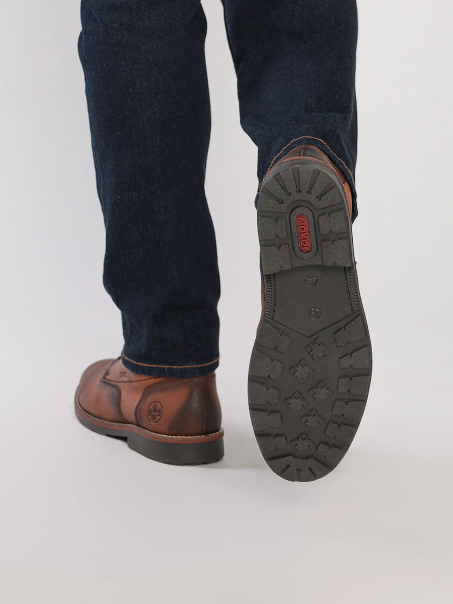 Ботинки-дерби коричневого цвета на низком каблуке